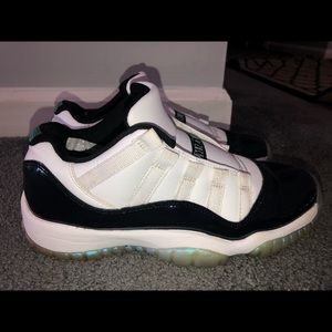 Emerald Green Jordan 11’s